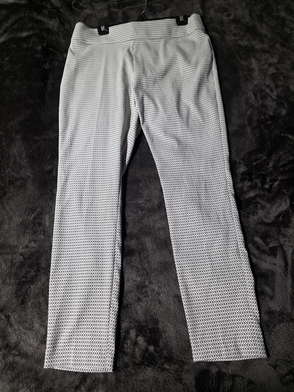 Apt. 9 Women's Gray And Black Patterned Straight Leg Pants. Size 16